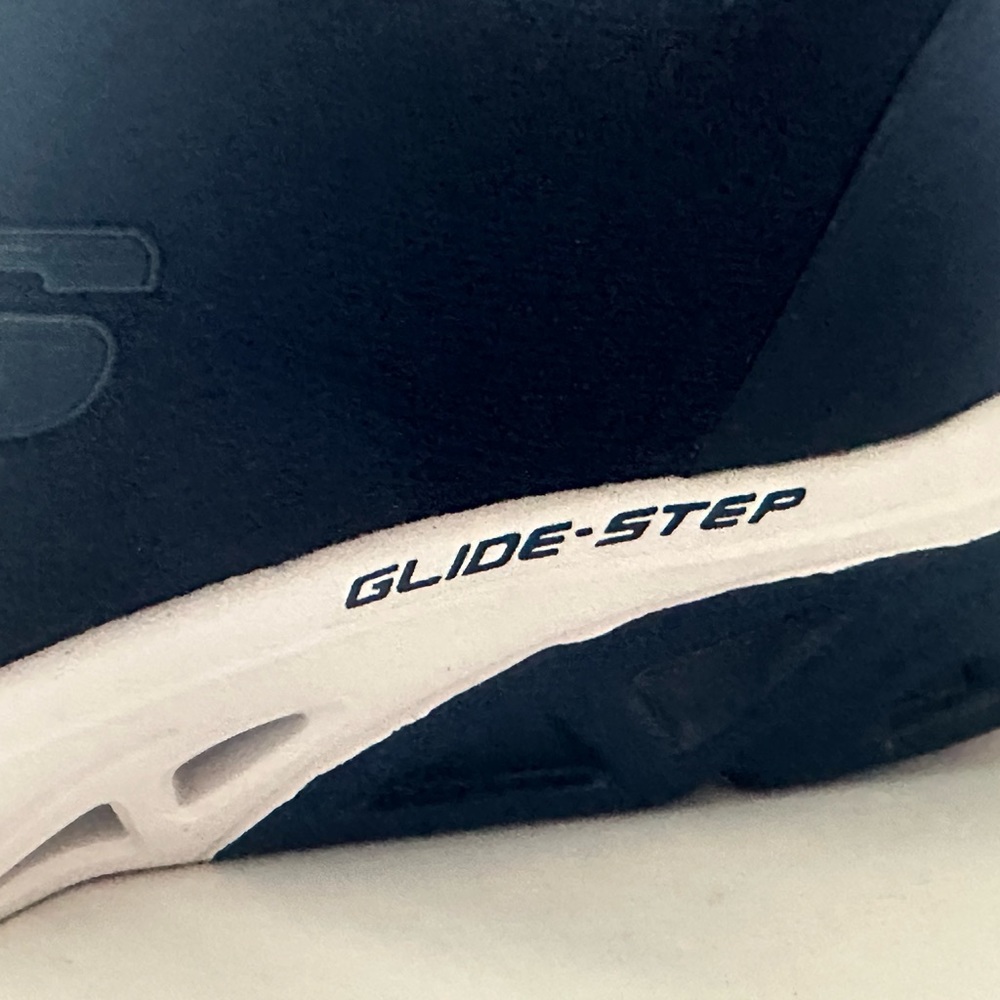 Sketchers step glide Alloy toe size 8 1/2